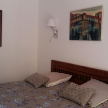Chambres De La Terre Blanche 사나리쉬르메르 객실 사진