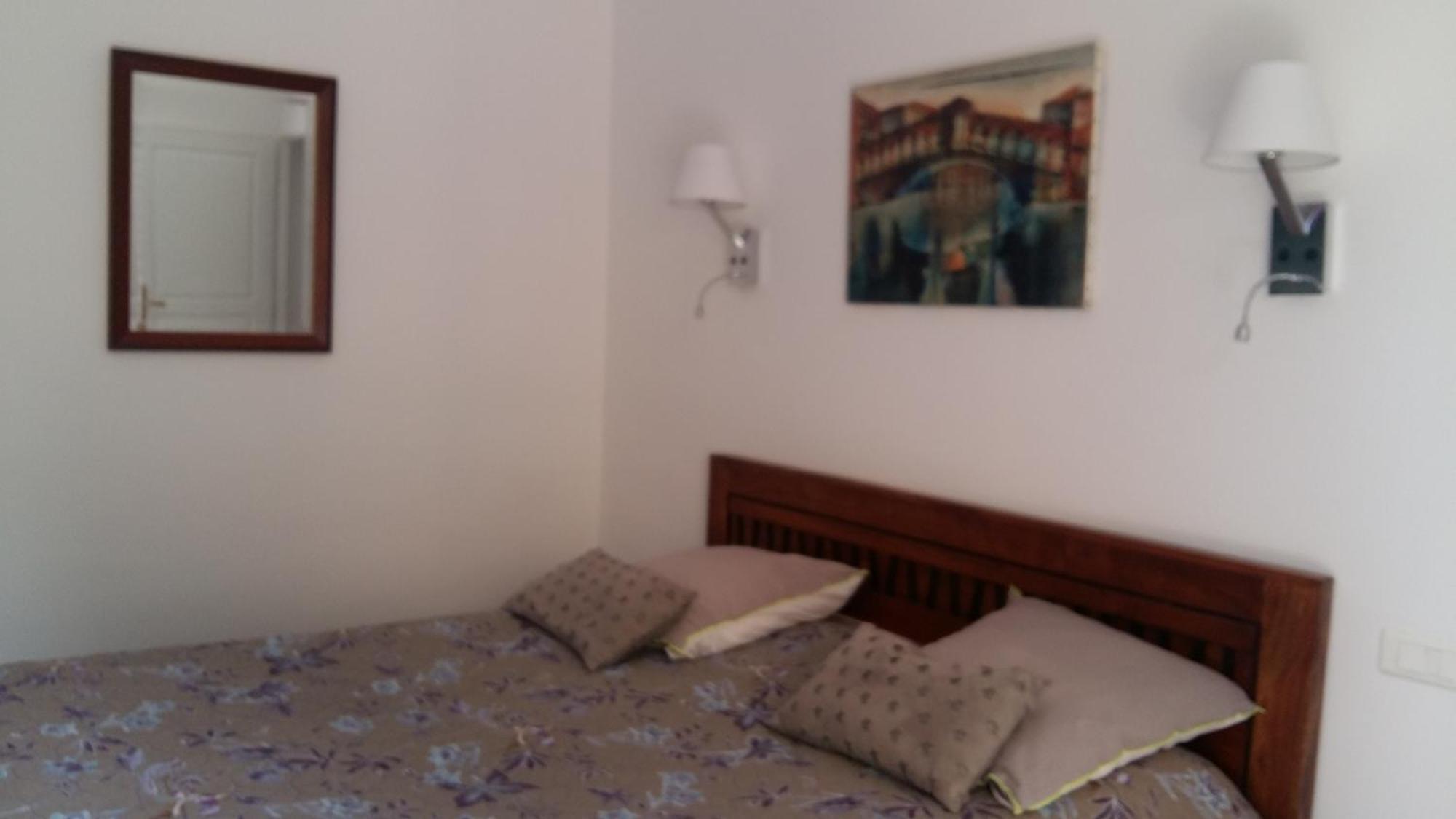 Chambres De La Terre Blanche 사나리쉬르메르 객실 사진
